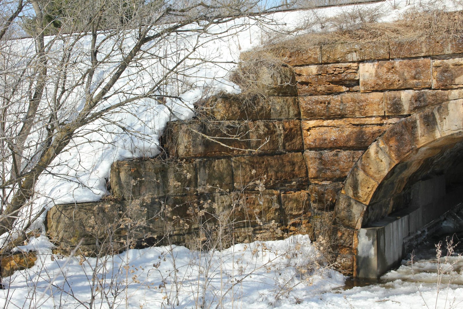 Southwest wing wall